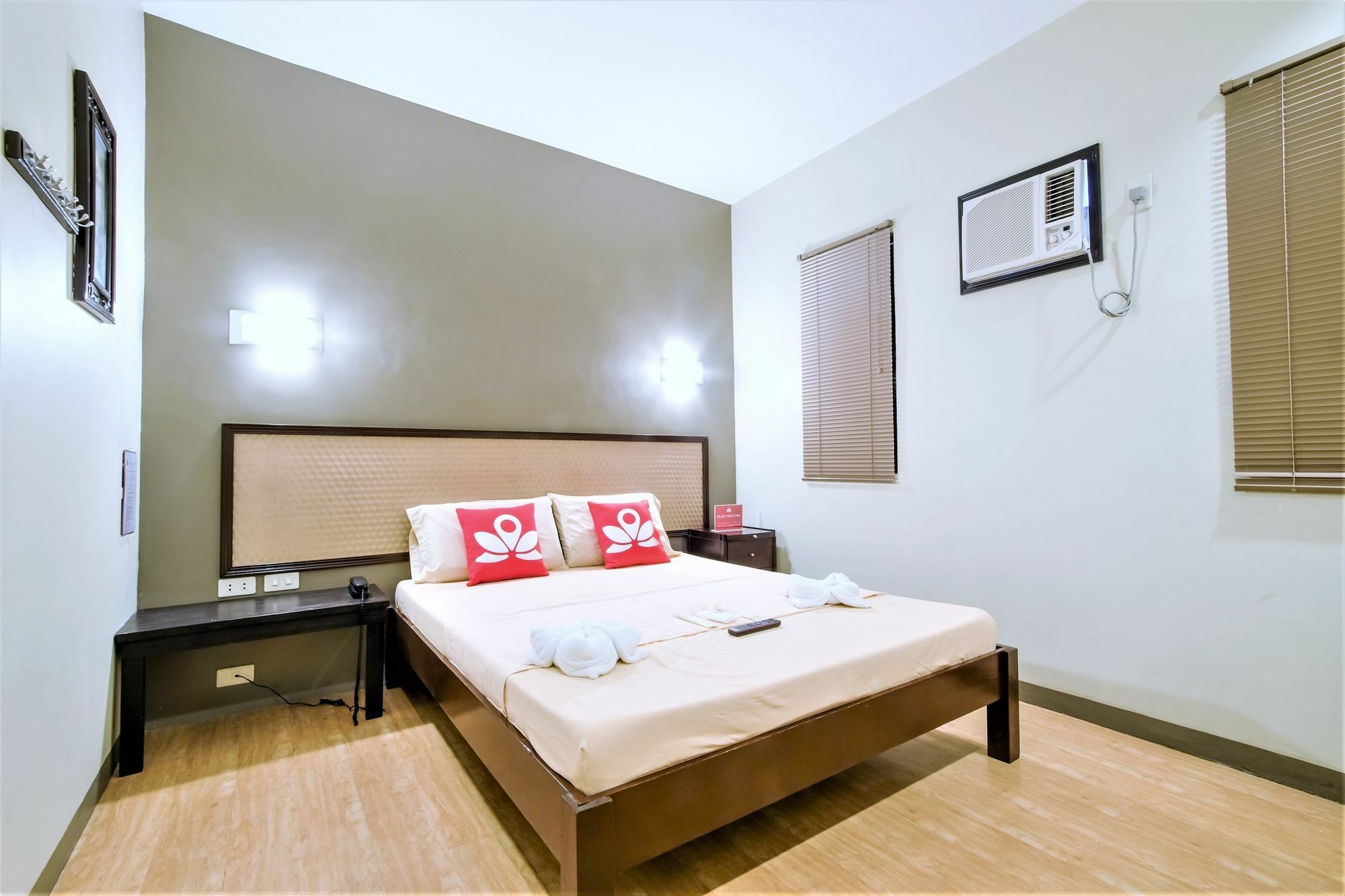Zen Rooms Basic Aurora Пасай Екстер'єр фото