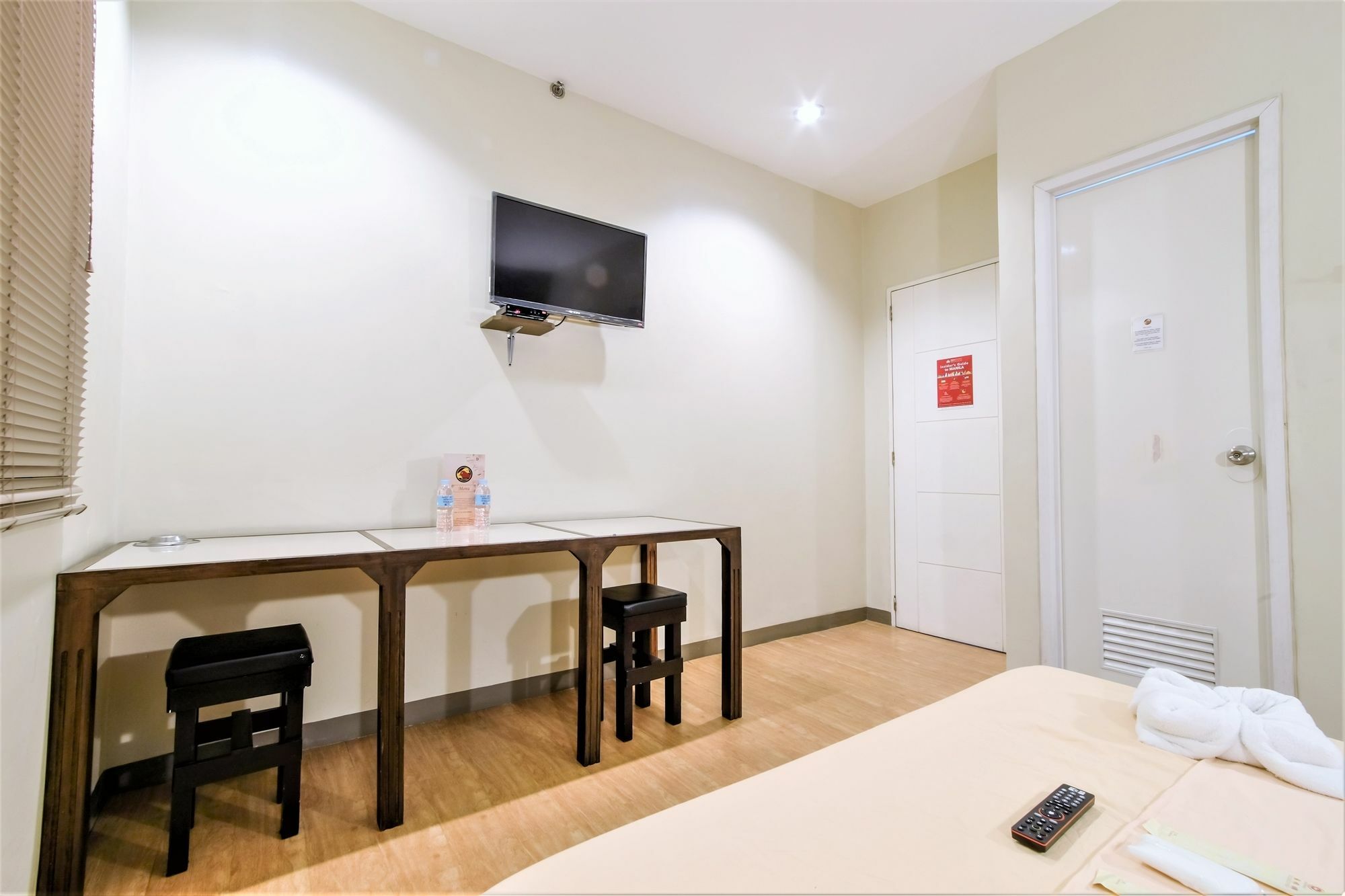 Zen Rooms Basic Aurora Пасай Екстер'єр фото