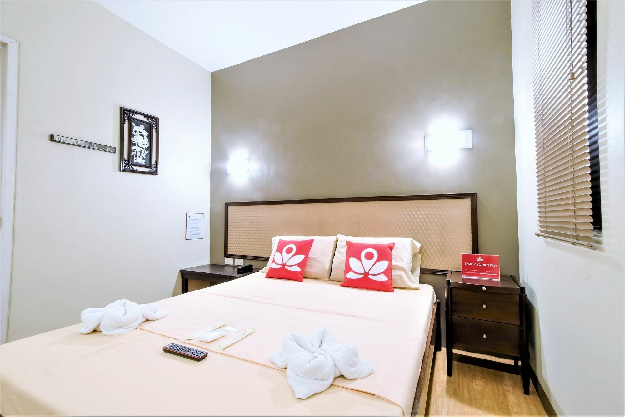 Zen Rooms Basic Aurora Пасай Екстер'єр фото